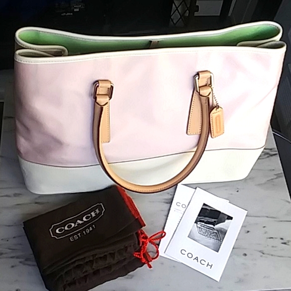 Coach Handbags - BRAND NEW- Coach Hampton Bag